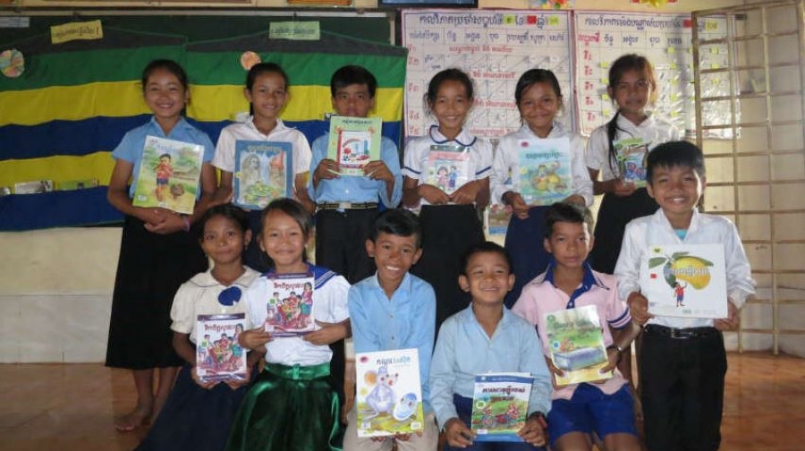 Photo des élèves de l'école Tuol Sophy pour le Readathon 2020